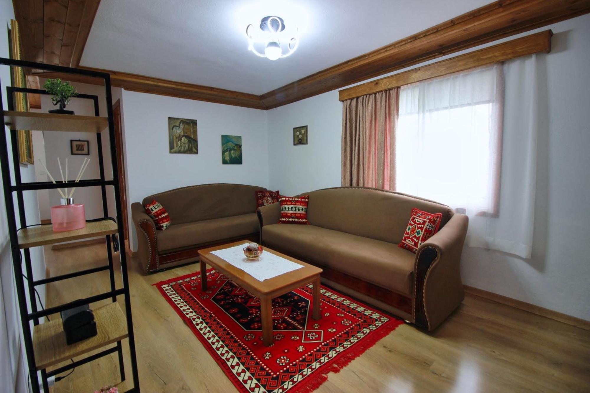 Apartament Emblematic House 3