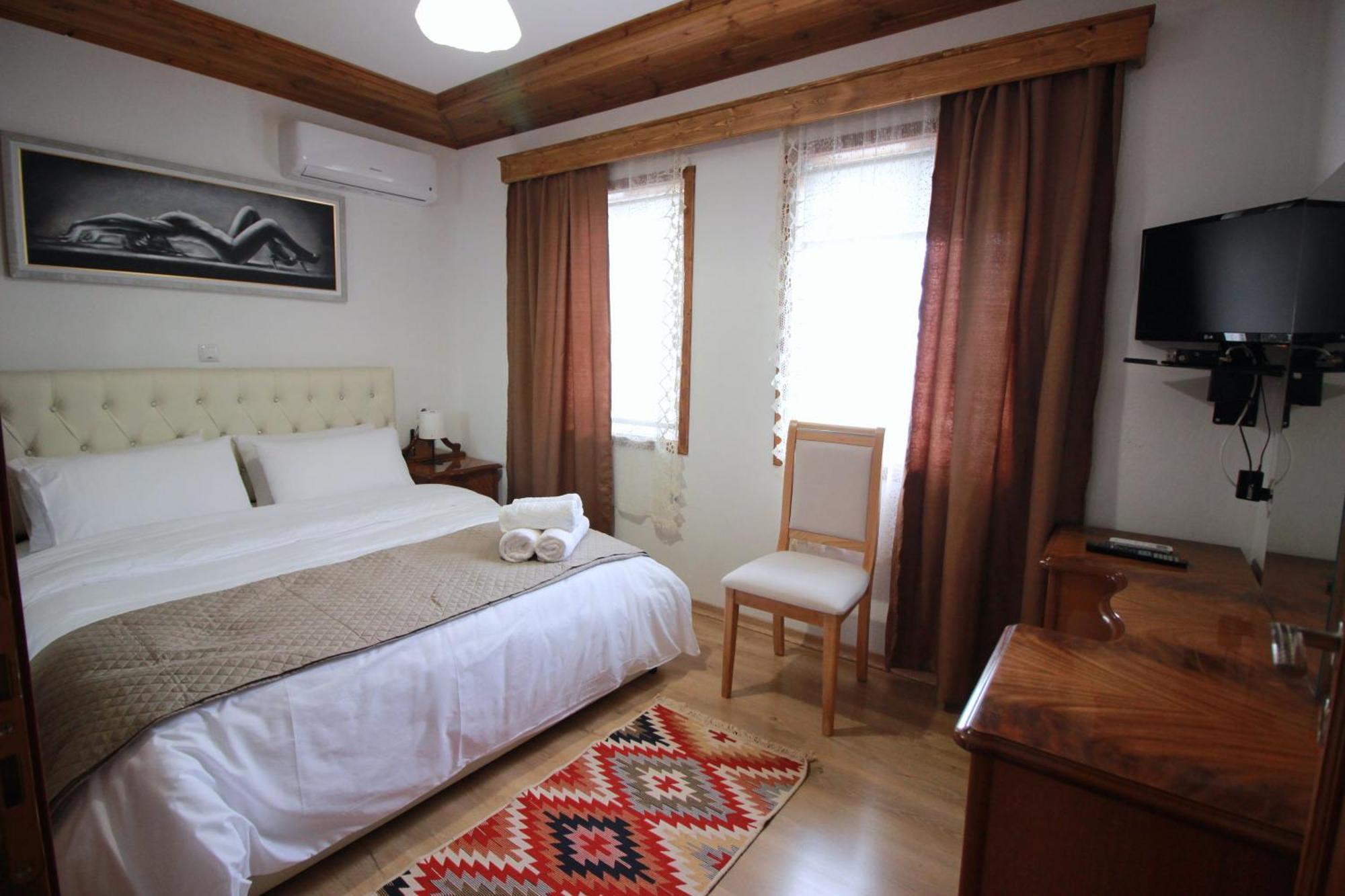 Emblematic House 3 Gjirokastra