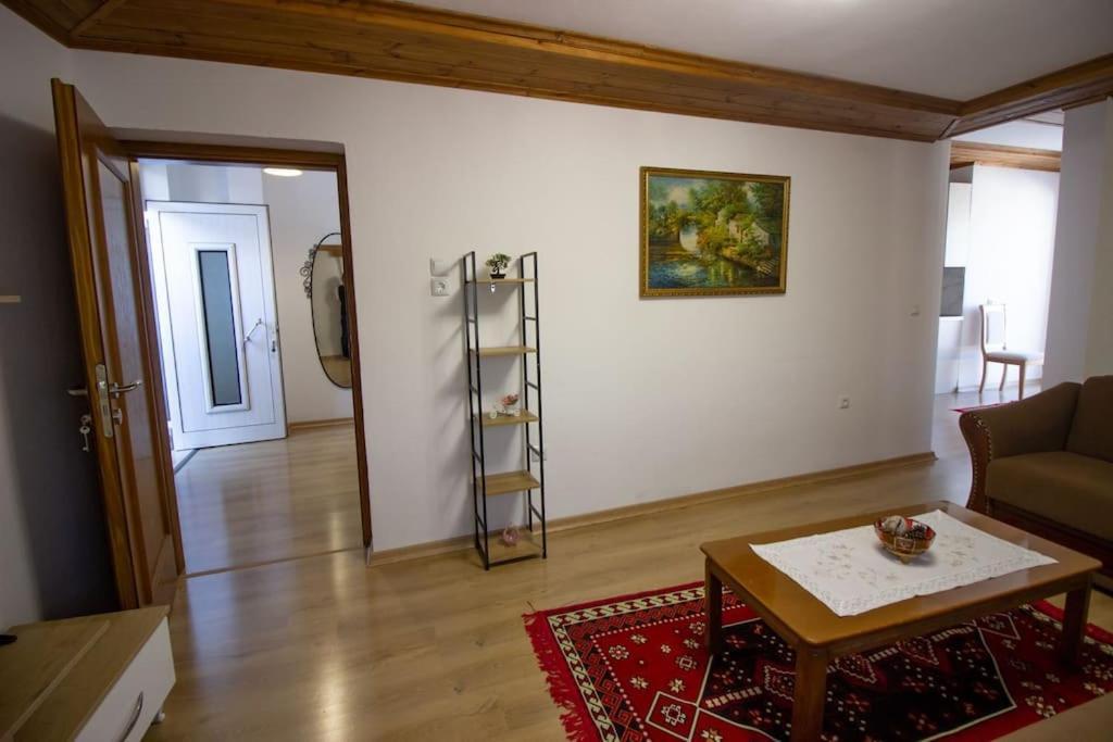 Emblematic House 3 * Gjirokastër